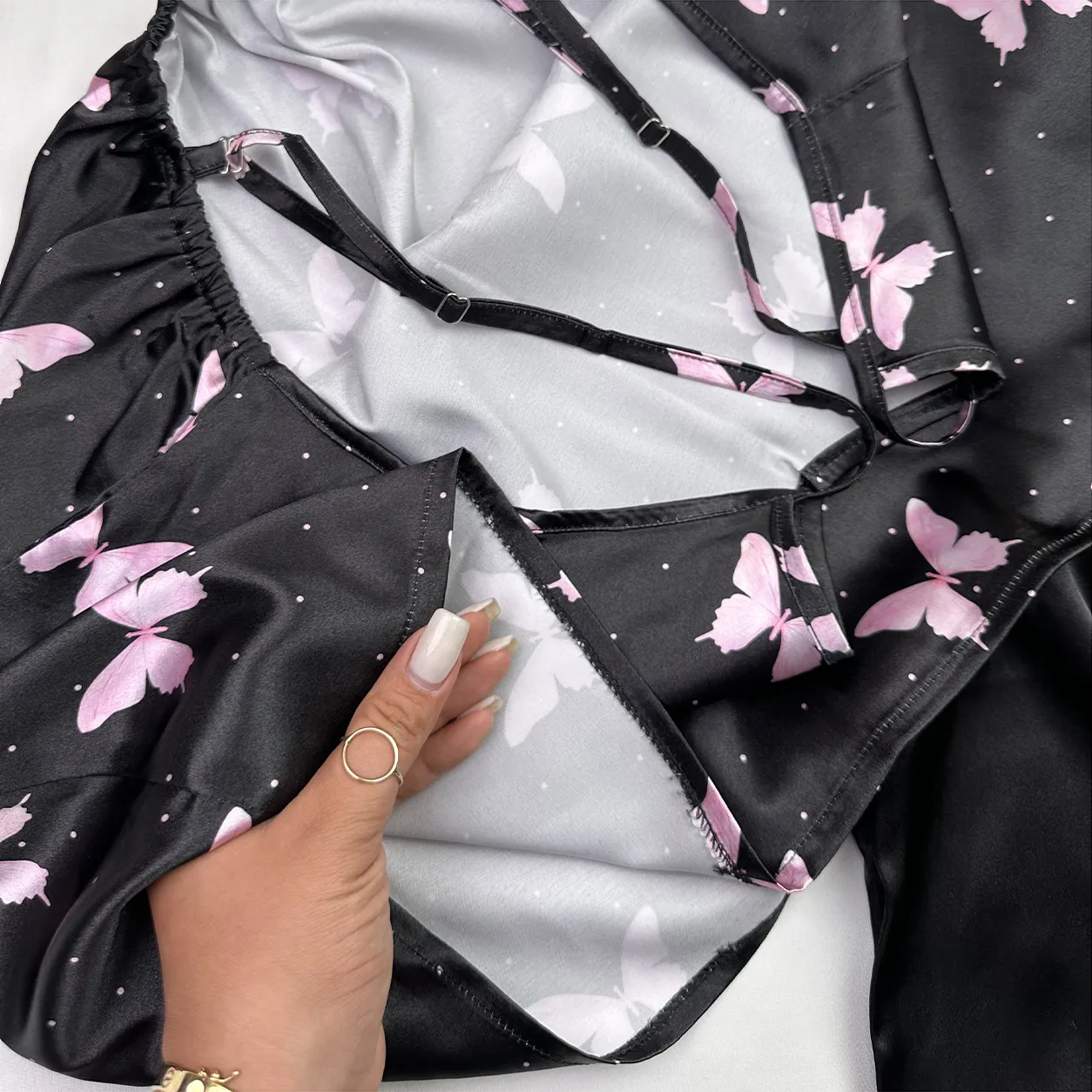 تاپ و شورتک ساتن بیگ سایز مشکی طرح پروانه